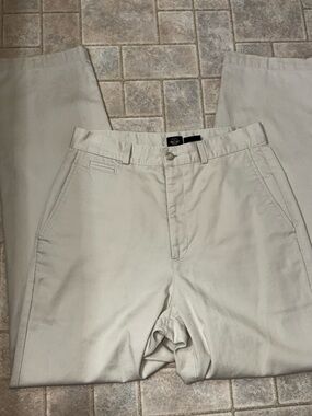 Dockers Men’s Light Khaki Flat Front Shorts
